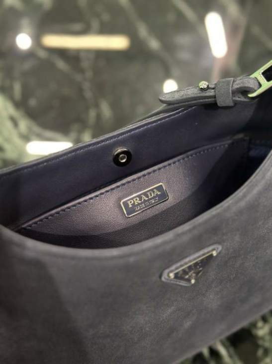 Picture of Prada Handbags _SKUfw176425829fw